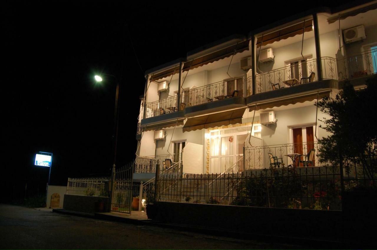 Aparthotel Napoleon Rovies Exterior foto